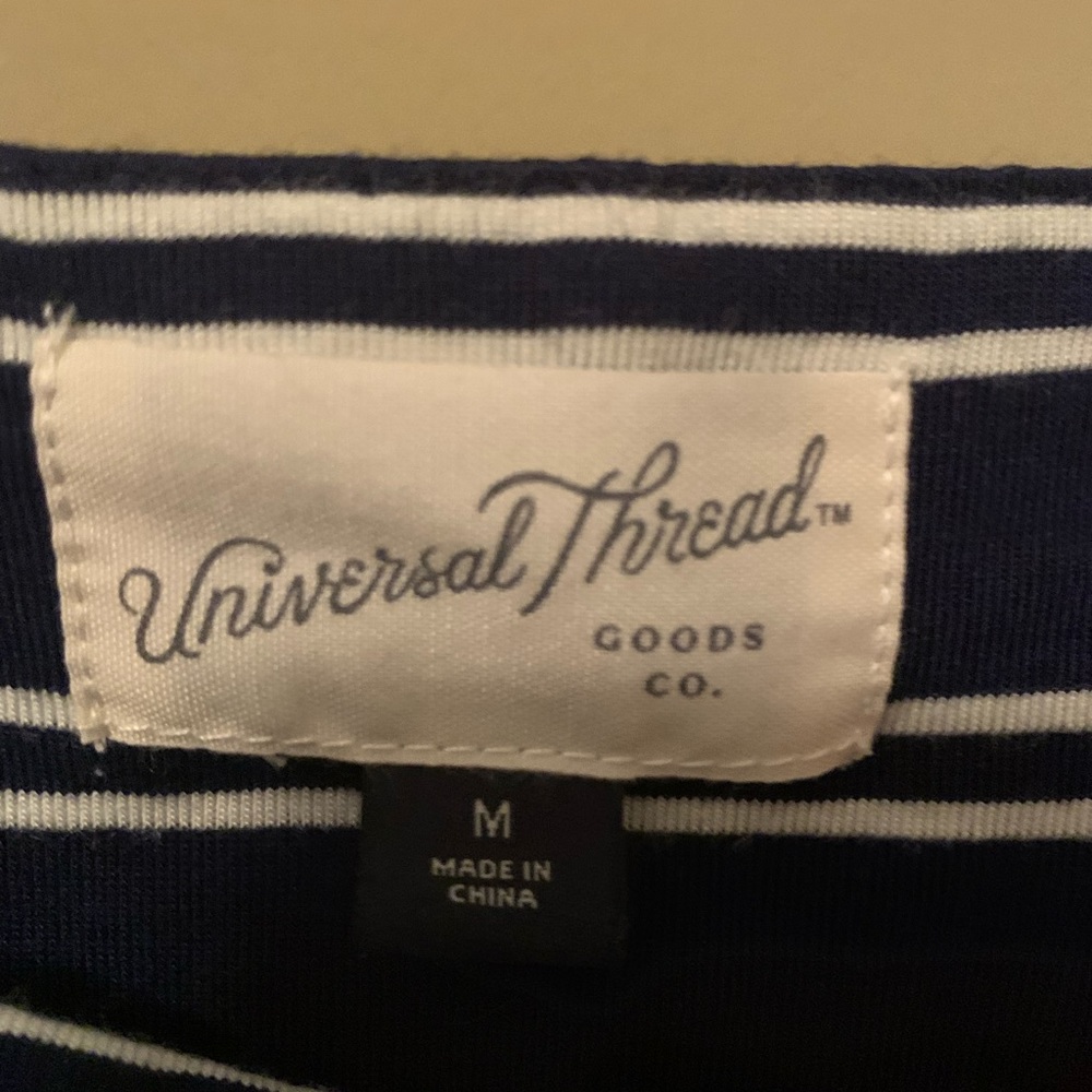 Universal Thread - Picture 3 of 3